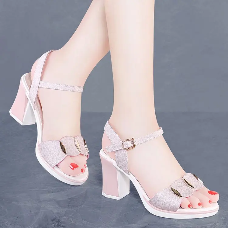 

Fish mouth sandals female 2019 summer new open toe word buckle female shoes summer thick with high heels
