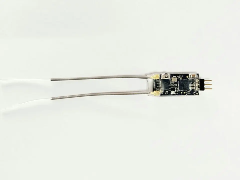 

Radio link R12DSM 2.4G 12 Channels Receiver for Radiolink Transmitters AT9 AT9S AT10 AT10II