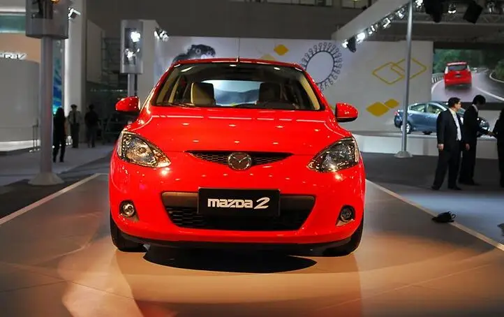 Кнопка спуска хвостовых ворот DG80-62-4B0 для mazda 2 mazda 3 2008-2010 хэтчбек