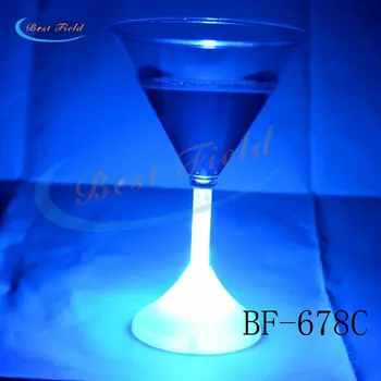 

Free shipping 2pcs/lot 175ML/6OZ led flashing cup LED Light Up BLINKING MARTINI COCKTAIL GLASS Color Flashing Party Drink