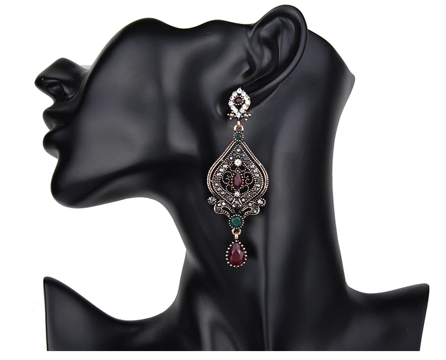 long-vintage-pendant-earrings_06