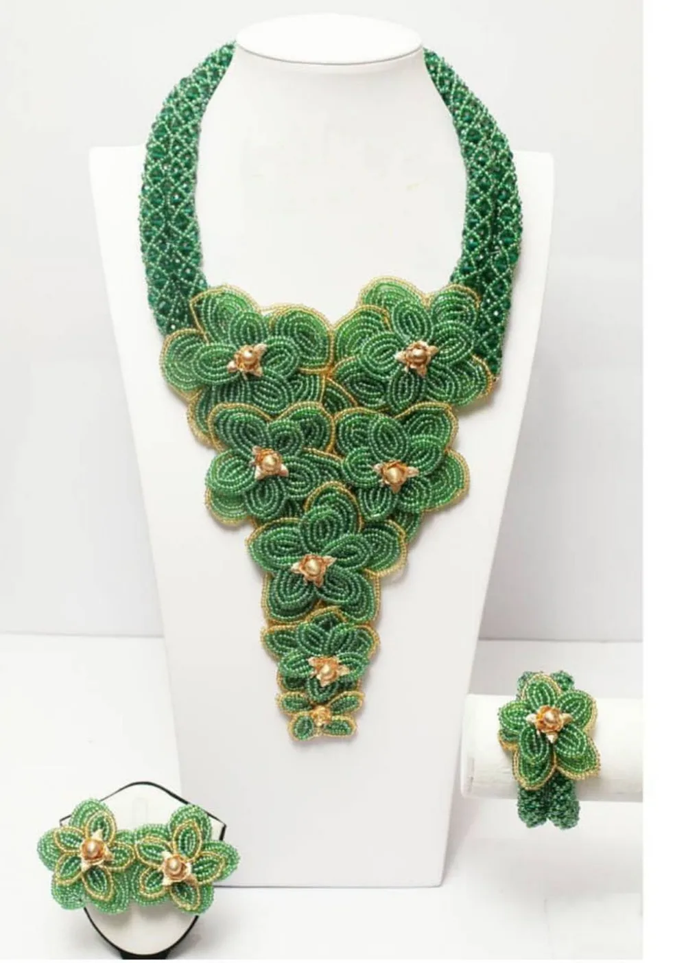 Wonderful Green Nigerian Wedding Beads Jewelry Set Chunky Flowers Bib Statement Necklace Earrings Bracelet Set WE072 цена Wonderful Green Nigerian Wedding Beads Jewelry Set Chunky Flowers Bib Statement Necklace Earrings Bracelet Set WE072 цены онлайн
