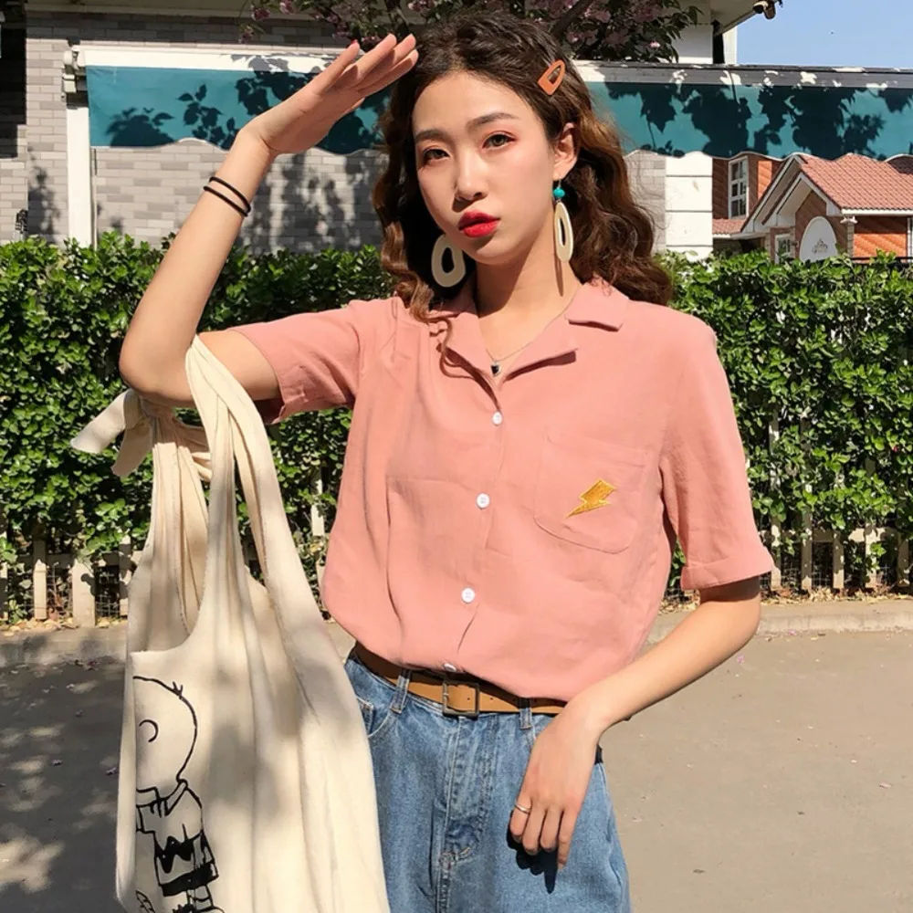 

Women Retro Summer Embroidery Print Cotton Slim Short Sleeve Lapel Single Buckle Casual Blouse