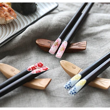 

Japanese style 1 pair Natural Wooden Chopsticks Healthy Tableware Dinnerware Sushi Chinese fingernail hot printed tail Household