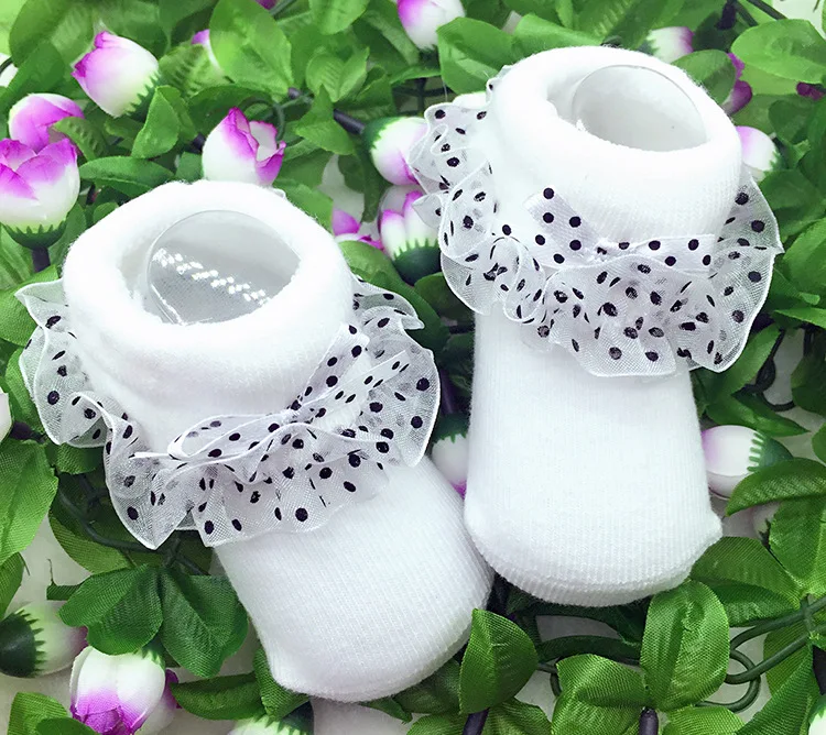 Кружевные детские носки для девочек и мальчиков, мягкие хлопковые носки-пачки в горошек для новорожденных, короткие носки до щиколотки для маленьких девочек 0-12 месяцев - Цвет: Белый