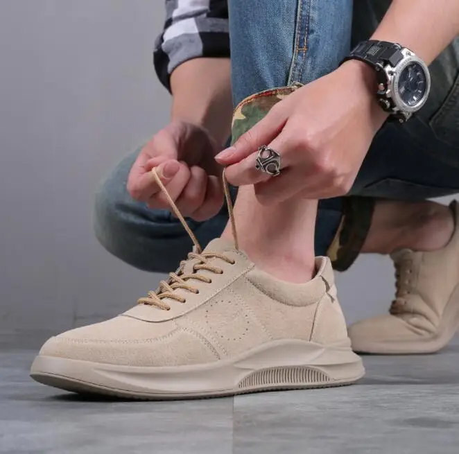 

2019 Youh spos shos men's casal shos Kren tred studnts whte shoes