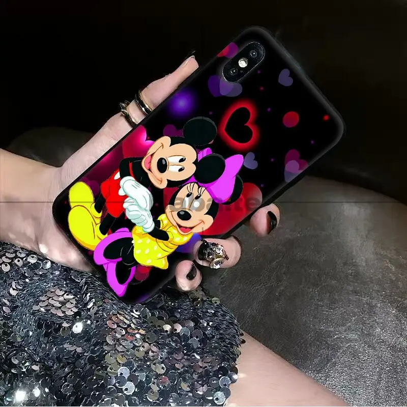 Lovely Cartoon Mickey ang Minnie Kiss