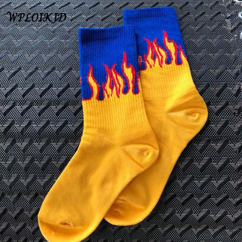 للجنسين اللهب الأسود الأبيض الأصفر النار Sokken الجدة الهيب هوب المتناثرة الجوارب لوح التزلج Calceines موهير الشارع Skarpetki الجوارب