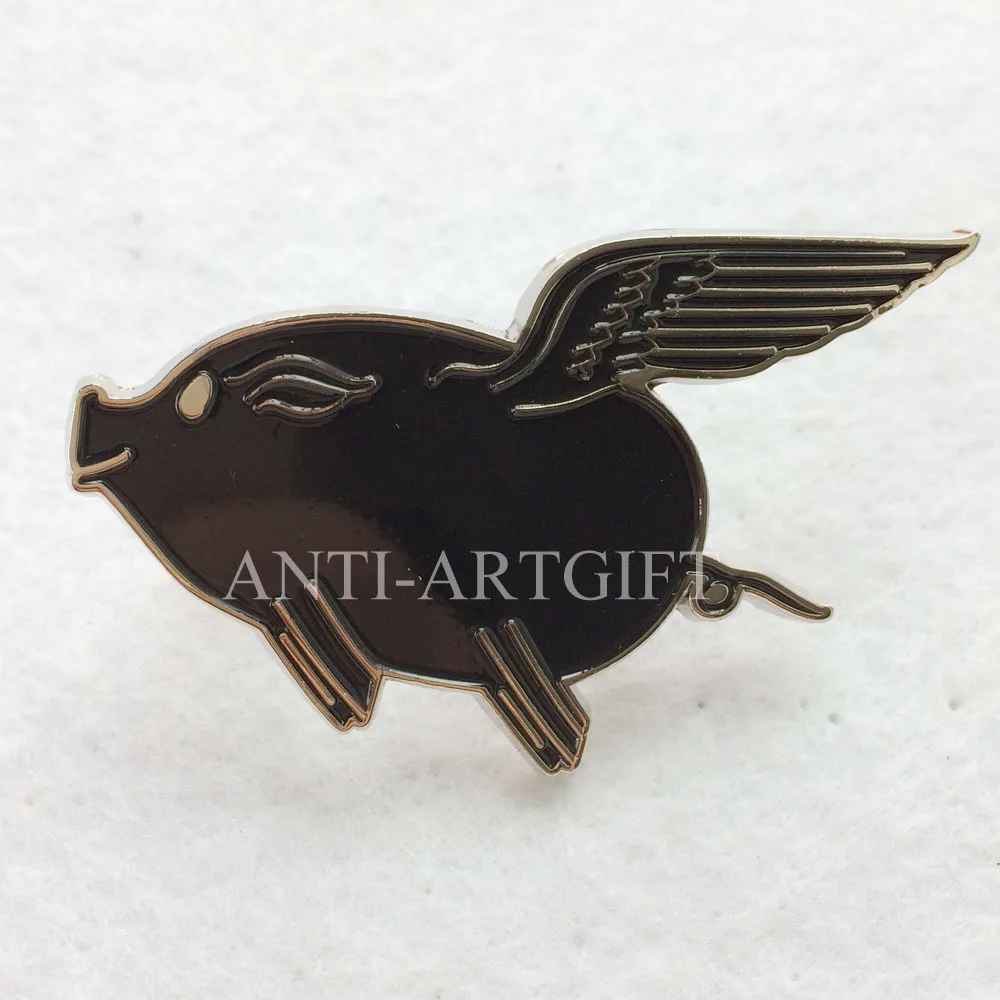 Custom soft enamel lapel pins car badges 38mm tag Gold bird brass of badge black dye metal