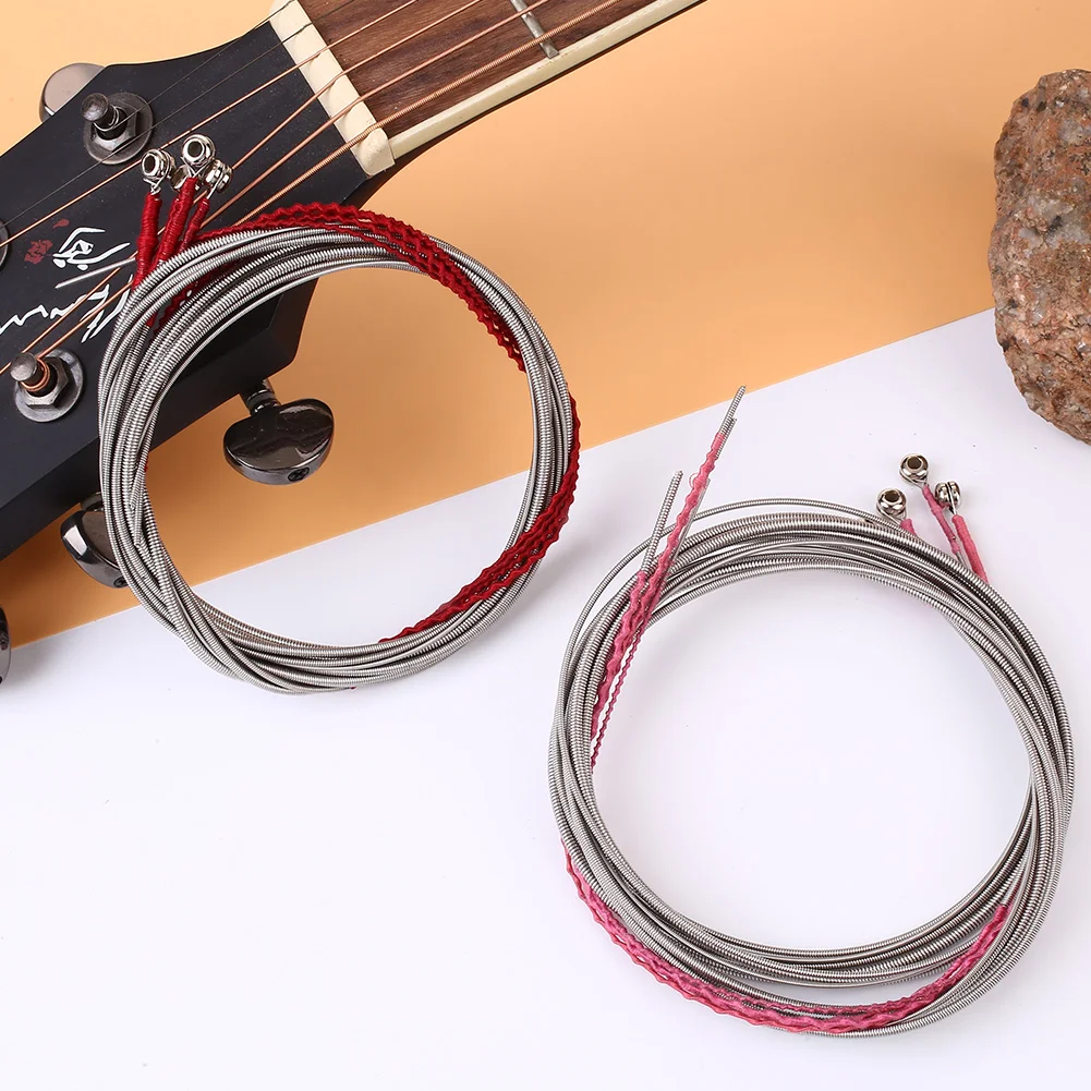 Можно ли использовать струны от электрогитары на акустической гитаре?