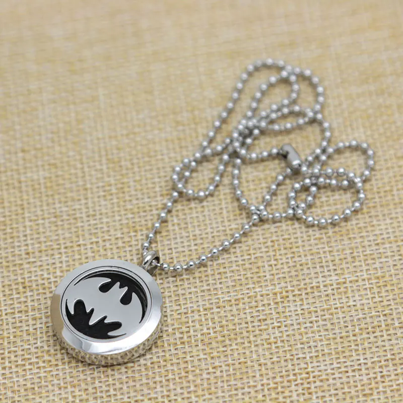 

Amya Silve Bat 25mm Aromatherapy Essential Oils Stainless Steel Necklace Pendant Perfume Diffuser Locket free 10pcs Felt Pads