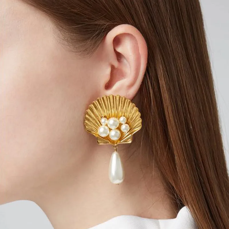 

BUTEELUVV Metal Shell Statement Earrings Fashion Jewelry Bohemian Elegant Gold Mussel Imitation Pearl Drop Earrings for Women