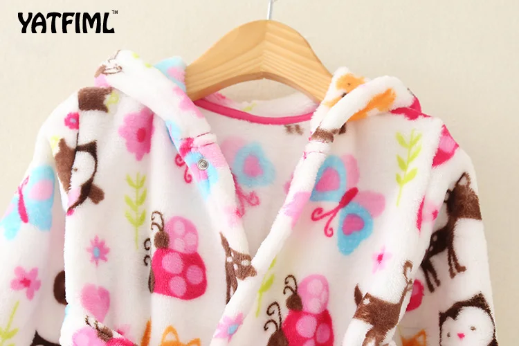 3563646984_985648237