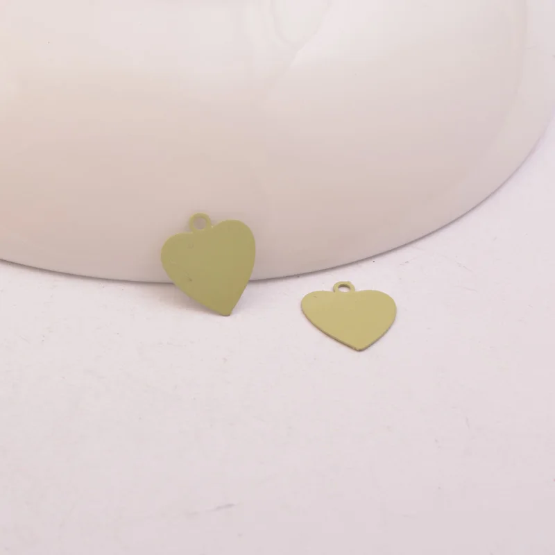 100 шт. AC10605 10*11 мм латунные маленькие сердца Подвески многоцветные аксессуары кулон для сережек Изготовление ювелирных изделий - Окраска металла: Apple Green