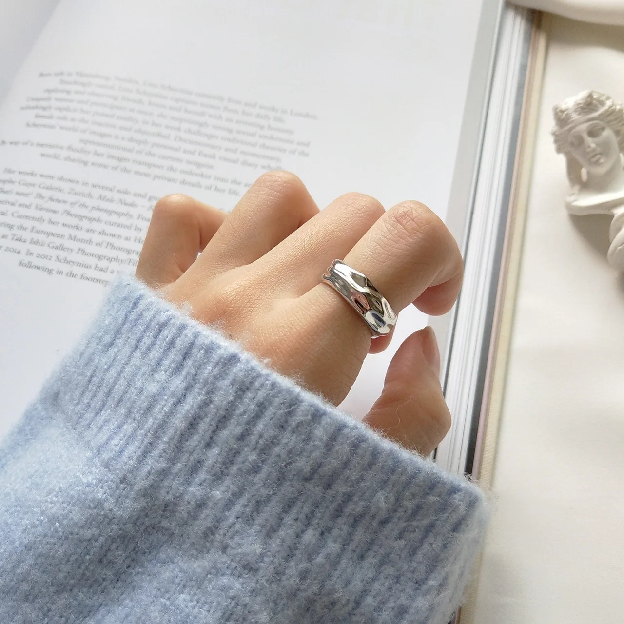 

Designer Korean Version S925 Sterling Silver Tin Foil Pattern Ring Simple Irregular Ring