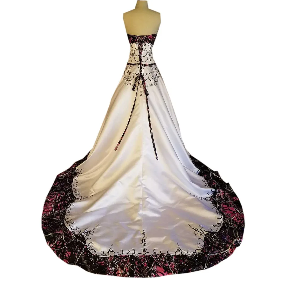 muddy girl camo wedding dress 1