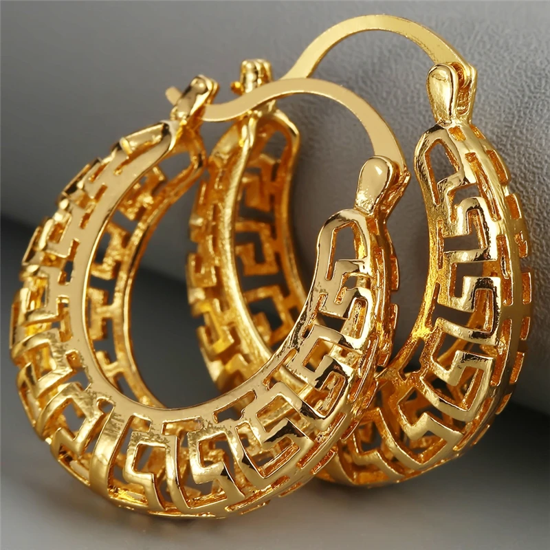 

Classic Yellow Gold Color Metal Hoop Earrings For Women Exaggerated Luxury Hollow Large Hoop Earring Statement Jewelry L4E569