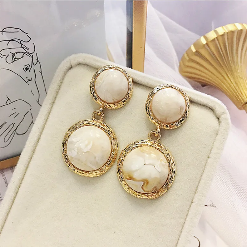 

Trendy Acrylic Round Women Dangle Earrings Retro Simple Earrings For Women Drops Earrings Female Bohemian Earrings