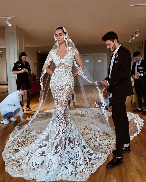 

2019 Eslieb deep sweetheart sleeveless gelinlik wedding dress menyasszonyi ruha long veil applique lace illusion HA081