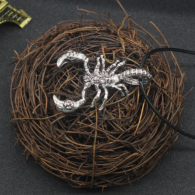 Fashion-Steampunk-Animal-Scorpion-Pendant-Necklaces-Scorpio-Constellation-Charms-Leather-Rope-Chain-Statement-Necklace-Gift (4)