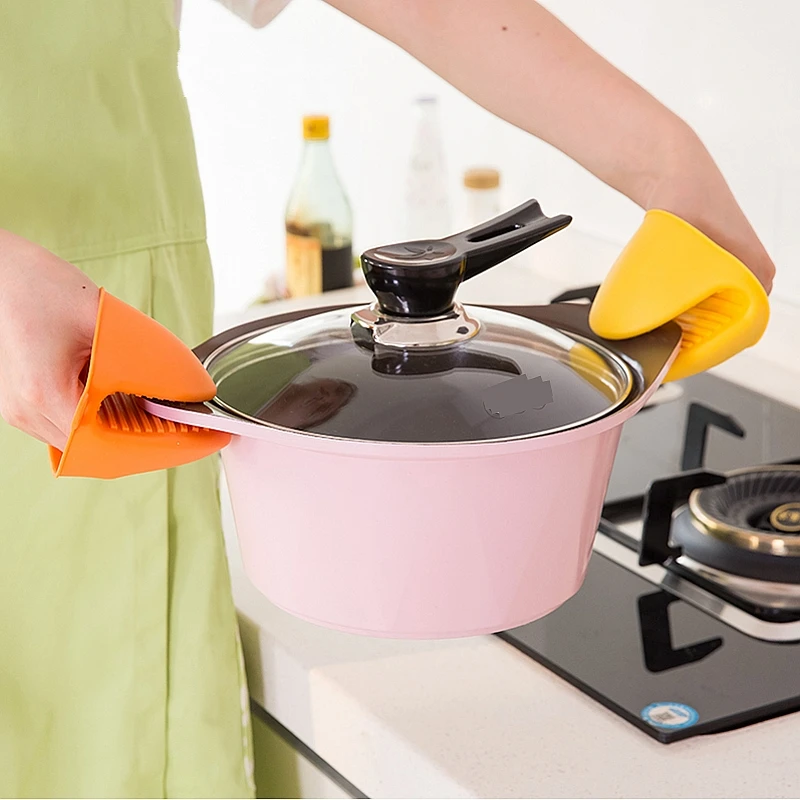 

Cartoon Food Grade Silicone Multi-function Insulated Gloves Folder on The Microwave Oven Hot Plate Non-slip Kitchen Tools