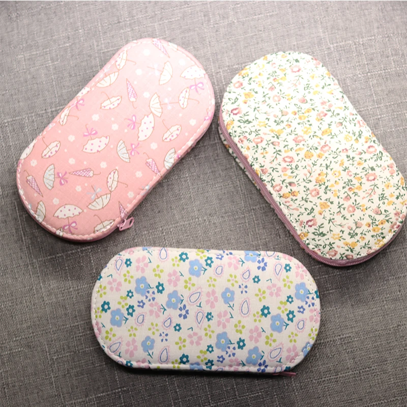 Portable mini travel sewing kits box with color needle threads pin scissor sewing set with case box home tools DIY handwork tool