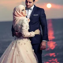 Beautiful Pink Muslim Princess Wedding Dress Long Sleeves Pearls Flowers Bling Hijab Bridal Gowns Brush Train Trouwjurk