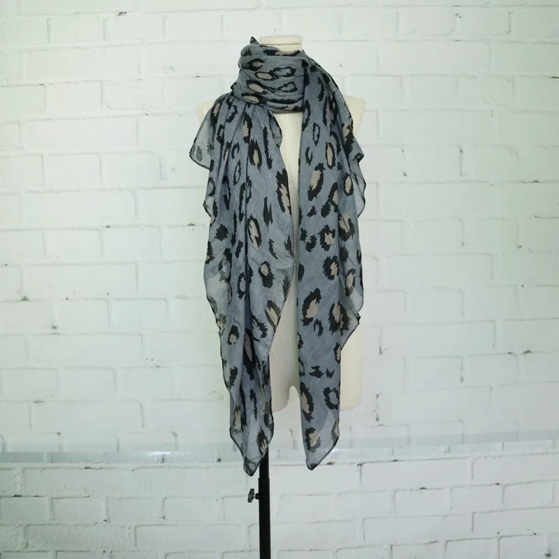 

2016 autumn and winter fashion ladies Leopard Print scarves women Tassel Scarf 10pcs/lot