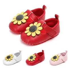 Обувь из искусственной кожи с цветочным рисунком для маленьких девочек, осенняя модная обувь для новорожденных, малышей, Мягкая Милая