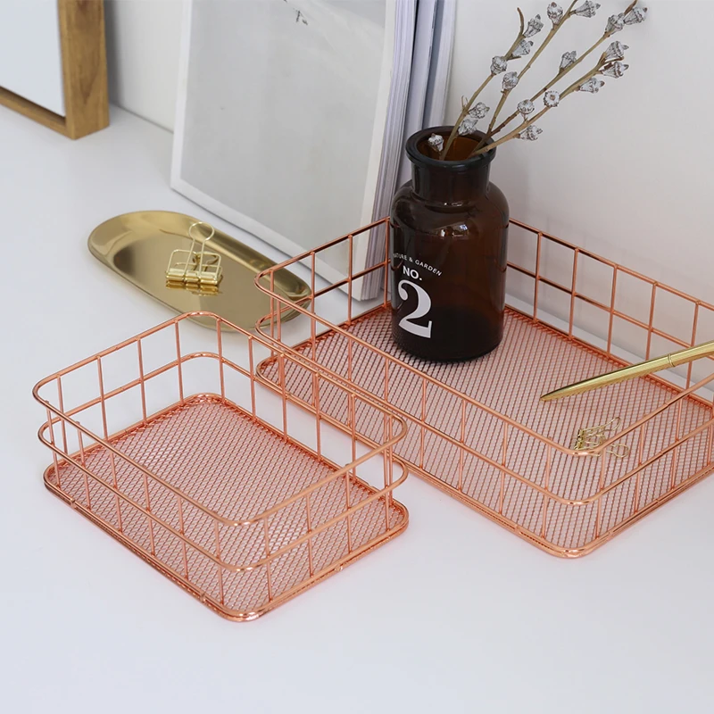 الذهب معدن الاسكندنافية الحديثة مجلة سلة التخزين برميل خمر newpaper النمط الصناعي الأسلاك المعدنية حامل الجدول عرض صينية