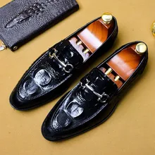 Мужские деловые туфли из натуральной кожи с узором аллигатора с металлической отделкой; повседневные Лоферы ручной работы с острым носком без застежки; AS147