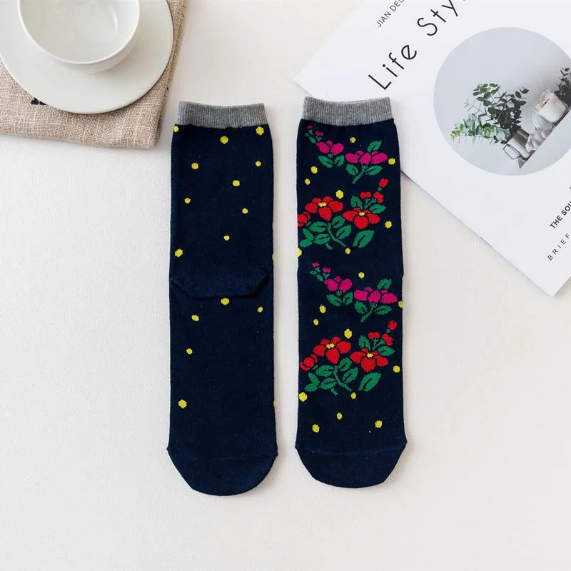 [COSPLACOOL] Креативные фруктовые Цветочные Носки милые забавные японские носки в стиле Харадзюку С мультяшным рисунком Женские Жаккардовые цветные носки - Цвет: Black Socks