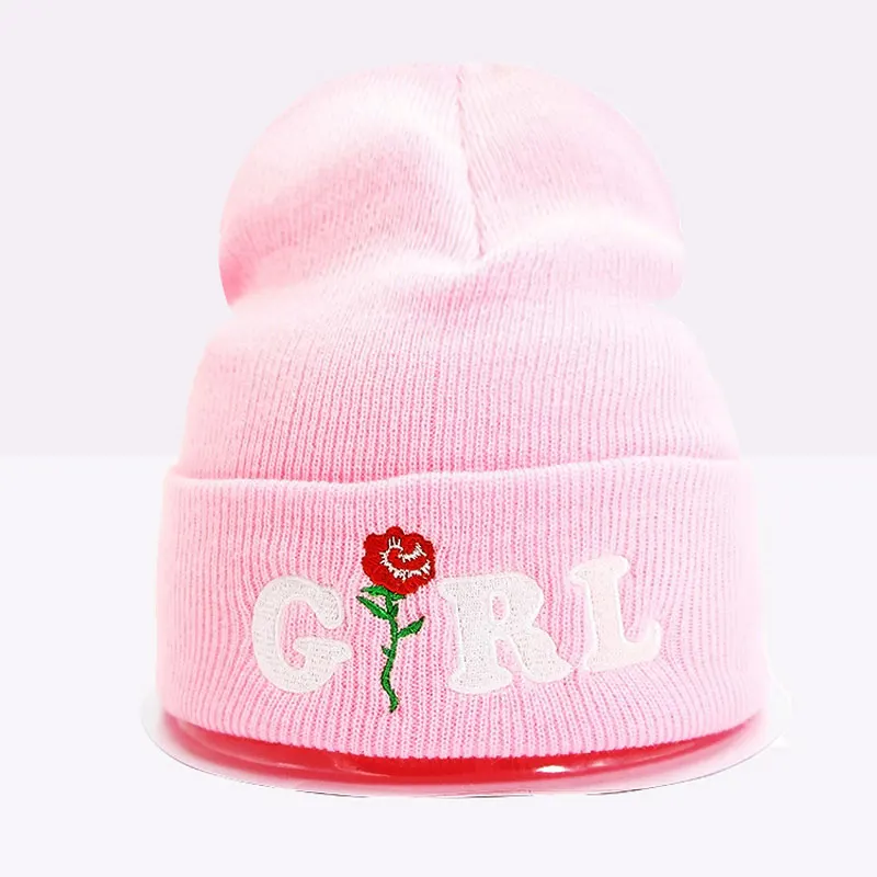 Модная женская зимняя вышитая розовая шапка с манжетами, вязаная шапка Skullies, шапка белого, розового, черного цвета
