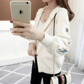 

embroidered knitted jacket, Korean zipper, long sleeved baseball suit, 2020 autumn Womens short sweater, cardigan.