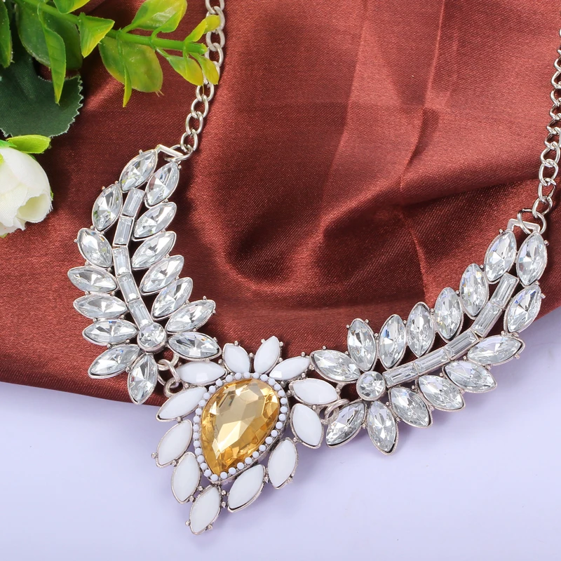 

MINHIN New Luxury Big Crystal Collars Necklace For Bridesmaid Women's Charming Silver Plated Link Chain Necklace Gift