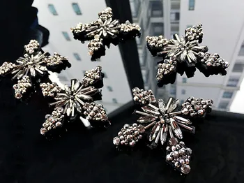

4Angle flower rhinestones bead brooch patches applique crystal fabric sew on patch fashion clothing bags decoration patch