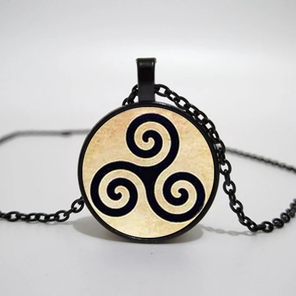 Фабричное молодежное ожерелье с волком Triskele Triskelion Allison серебряное подвеской из