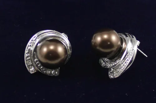 

Fashion Round Shell Pearl 10mm Stud Earring ER00025 10mm