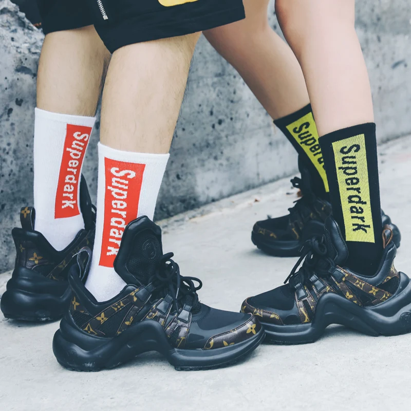 

Big LOGO Fashion Street style Cool Hiphop Skateboard Socks for Couples Hip hop dance Popular Cotton Tube Men's Sock Letter Sox