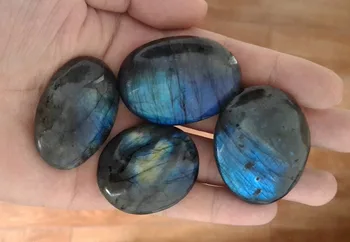 

1 Piece Strong Blue Flash LABRADORITE PALM STONE Crystal Healing Gem stone Worry Therapy Smooth Soap Shape Approx 50mm