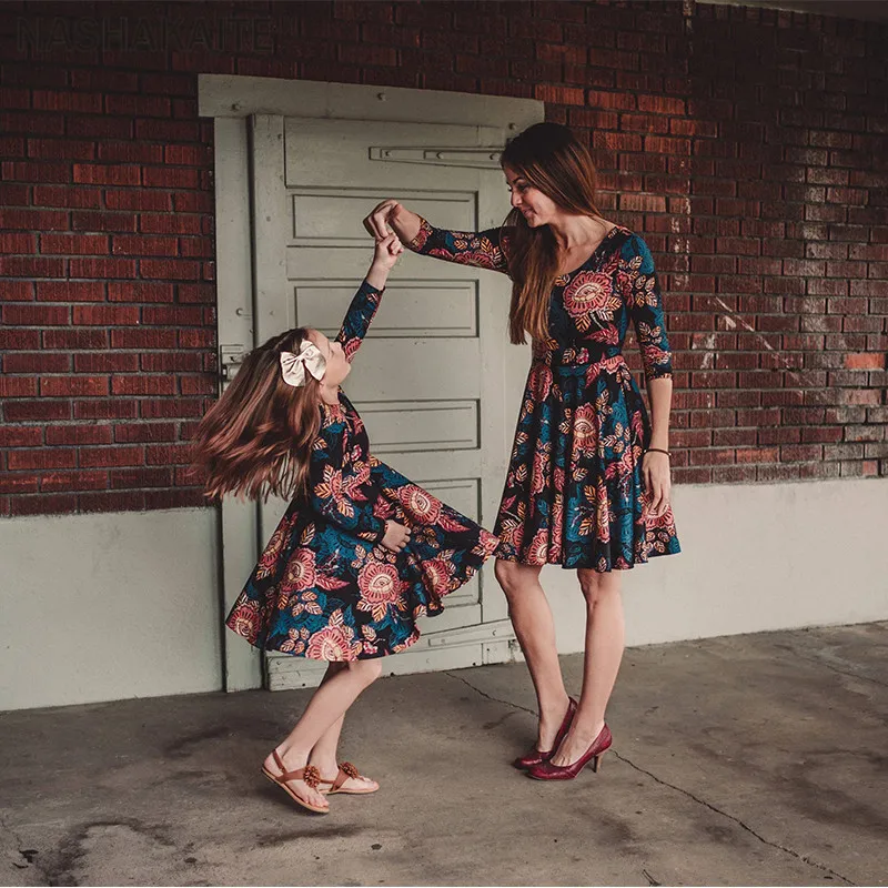 Mother-daughter-dresses-2019-Vintage-Floral-Mini-Dress-Mom-and-daughter-dress-Mother-and-daughter-clothes (2)
