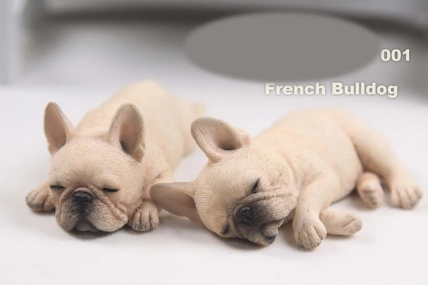 Дешево Mnotht 1 пара 1 6 Масштаб Французский бульдог Модель Смола Спящая животное собака животное скульптура резьба модель для 12 дюймов фигурка сцены