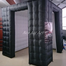 Заказной логотип 2,4 м черный снаружи и белый внутри надувной фотобудка, Social booth cube с дверью рядом с дверью по скидке