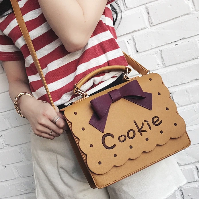

2018 New Fashion Women Bags Handbags Korean Poker Hearts A Fun Funny Ladies Shoulder & Crossbody Bag Famous Brand sac a main