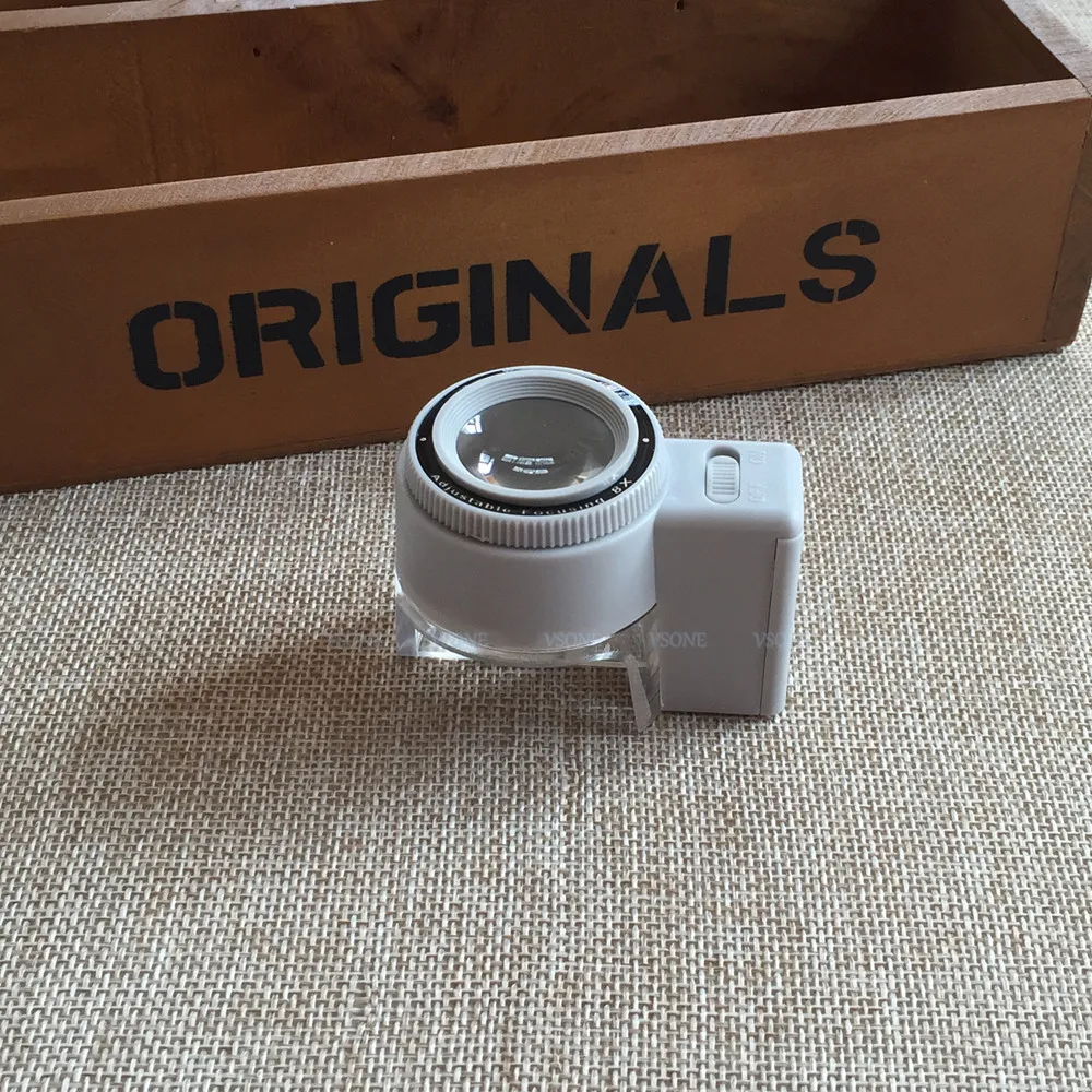 

8X 23mm Cylinder Magnifier with Scale Focal length-adjustable Magnifying Glass with LED Light Source