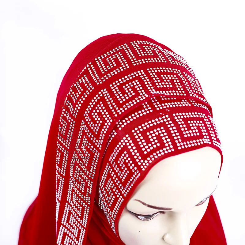 Новые однотонные цветные алмазы мусульманский Тюрбан Хиджаб со стразами шелковая народная шаль Хиджабы-шарфы повязка на голову 18 цветов