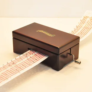 

Free shipping A skillful craftsman house wooden hand tape music box can do stuff TDM202A since