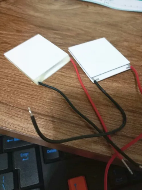 

2PCS Semiconductor Chilling Plate TES1-4903 TEC1-04903 20*20MM 5V3A Beauty instrument medical treatment thermoelectric cooler