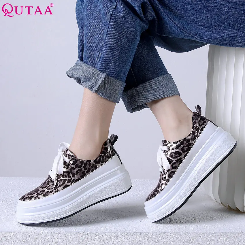 

QUTAA 2019 Sheepskin +pu Women Pumps Fashion Women Shoes Platform High Quality Wedges Heel Round Toe Women Pumps Size 34-42