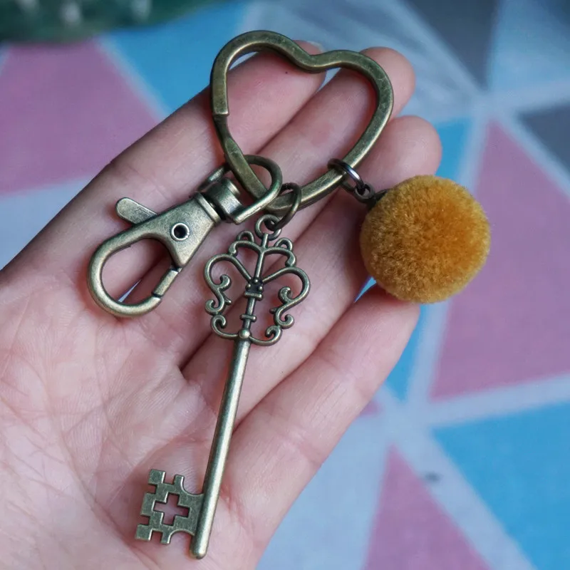 

Vintage Keychain Antique Bronze Key Chains for woman men wool ball heart Pendant Keychains Key Rings